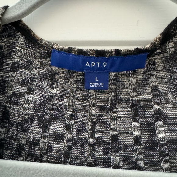 APT 9 leopard color sweater/jacket - Picture 2 of 2